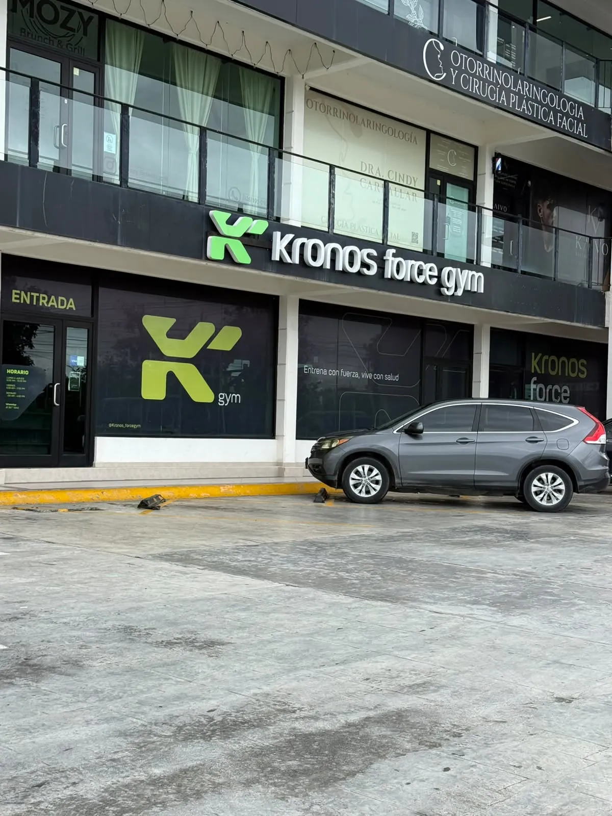 Fachada de Kronos Force Gym en Plaza Arcángeles